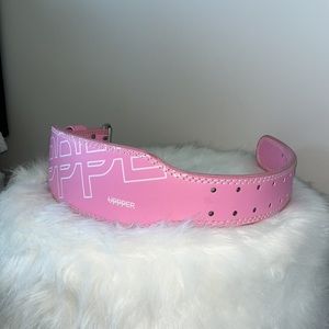 UPPER GEAR size small light pink lifting belt (used 3 times great condition)